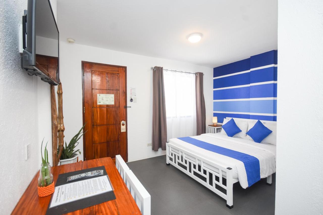8 Colors Beach House Resort Boracay Exterior foto