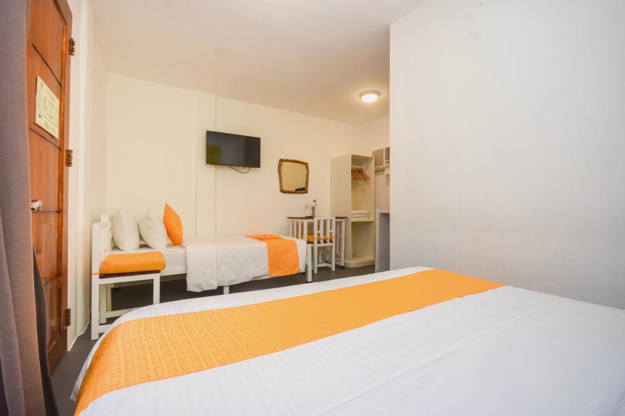 8 Colors Beach House Resort Boracay Exterior foto