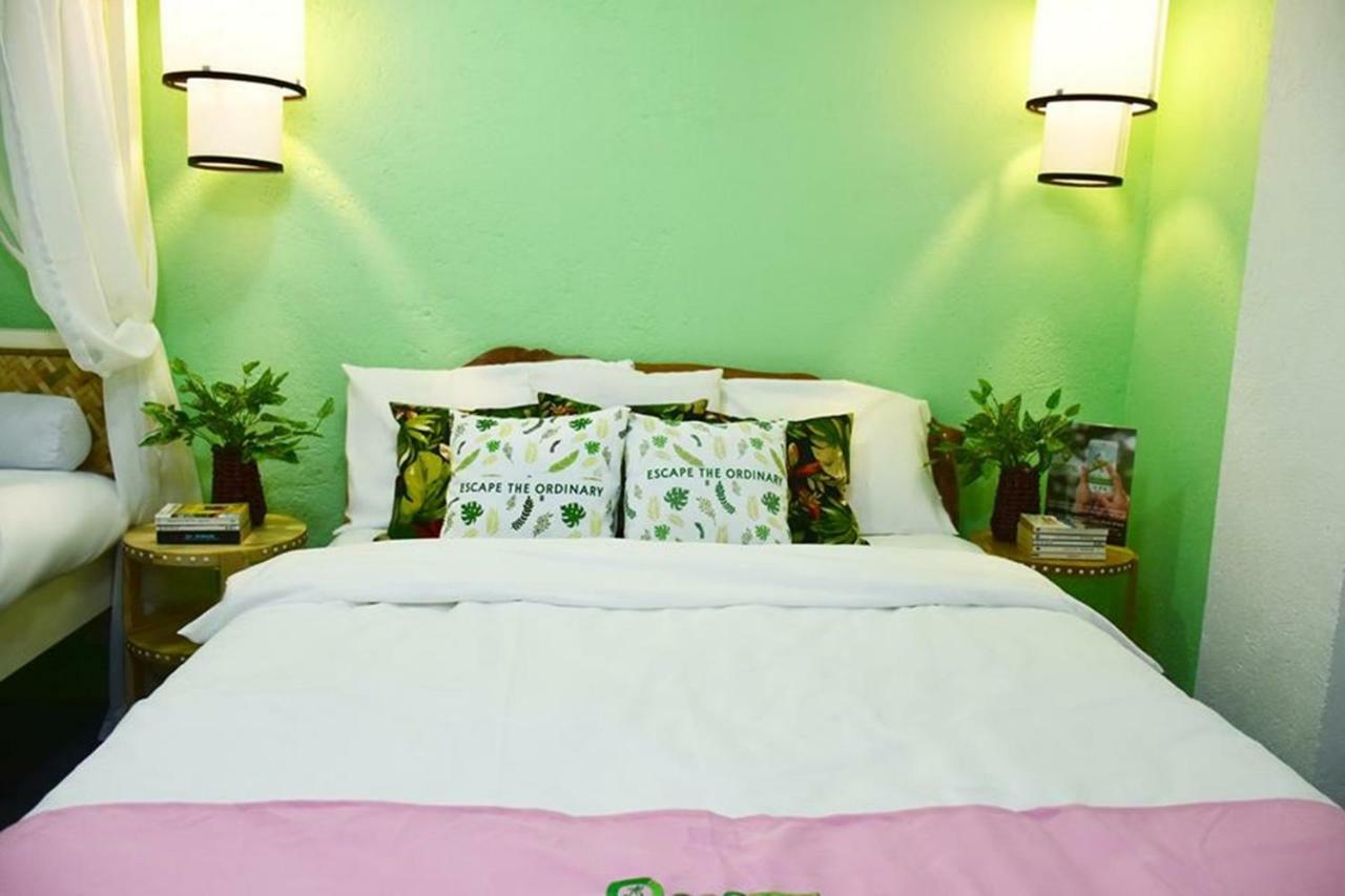 8 Colors Beach House Resort Boracay Exterior foto