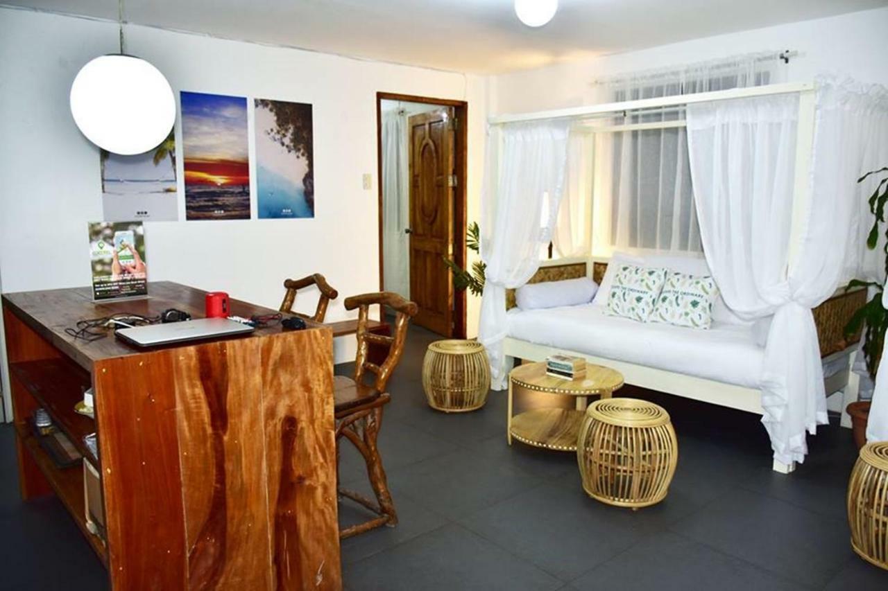 8 Colors Beach House Resort Boracay Exterior foto