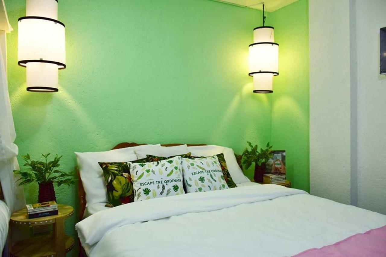 8 Colors Beach House Resort Boracay Exterior foto
